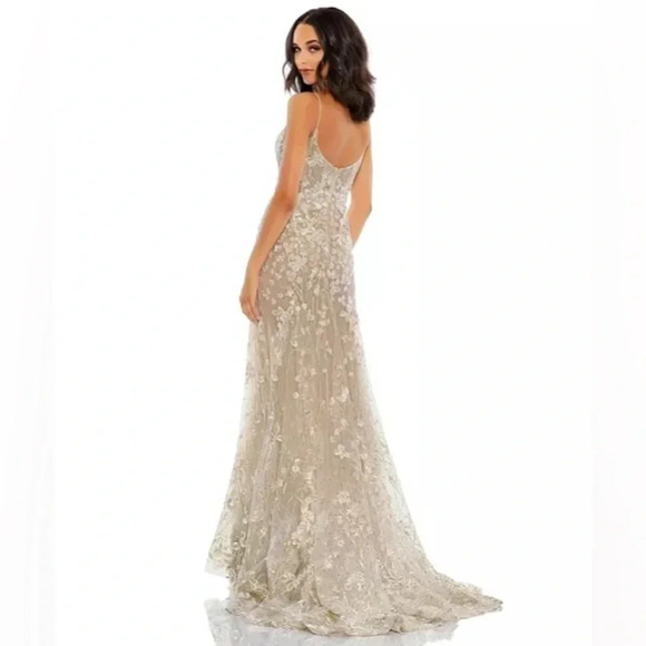 $798 NWTs Mac Duggal FLORAL EMBROIDERED CORSET BODICE GOWN size 10 - Picture 3 of 13